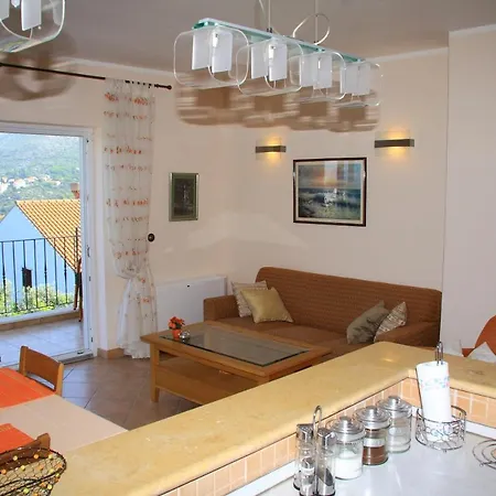 Apartment Alegria - One Bedroom With Balcony And Sea View Cavtat